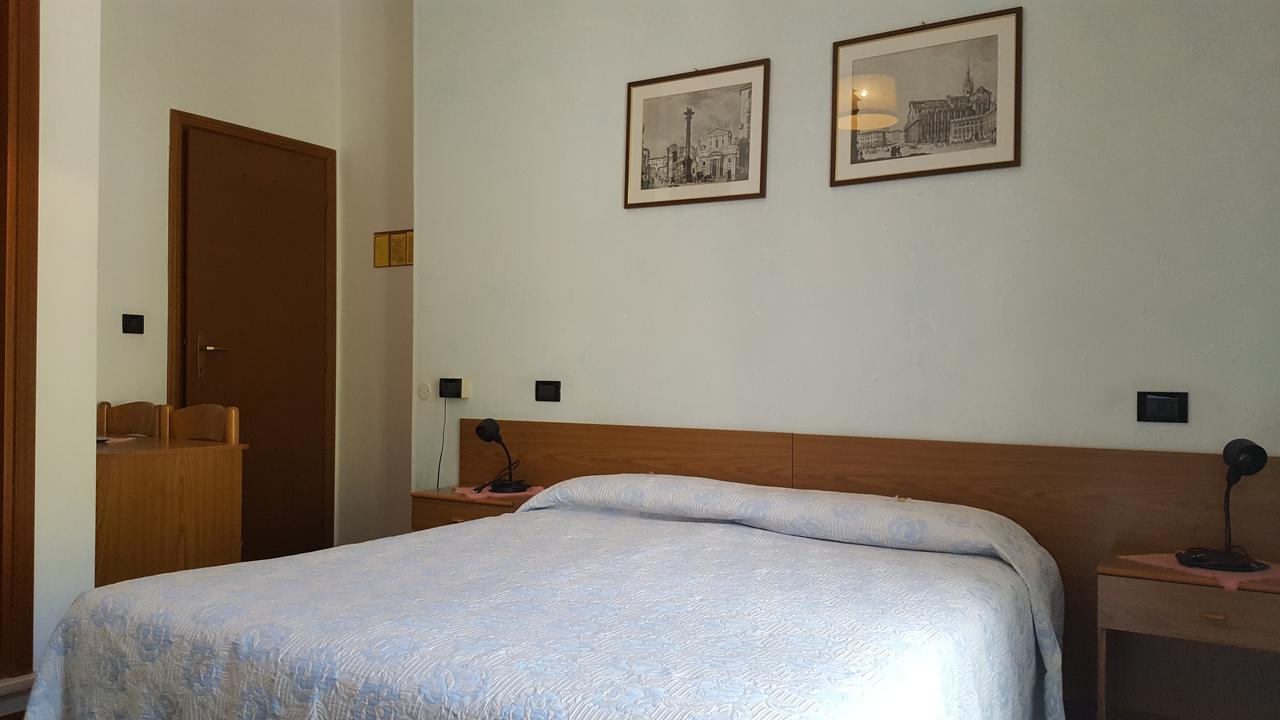 Hotel Firenze Μαλτσεζίνε Εξωτερικό φωτογραφία