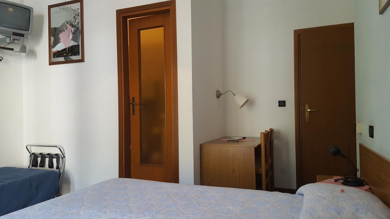 Hotel Firenze Μαλτσεζίνε Εξωτερικό φωτογραφία