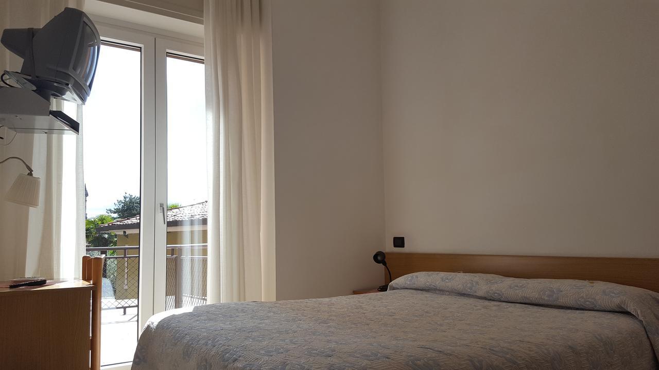 Hotel Firenze Μαλτσεζίνε Εξωτερικό φωτογραφία